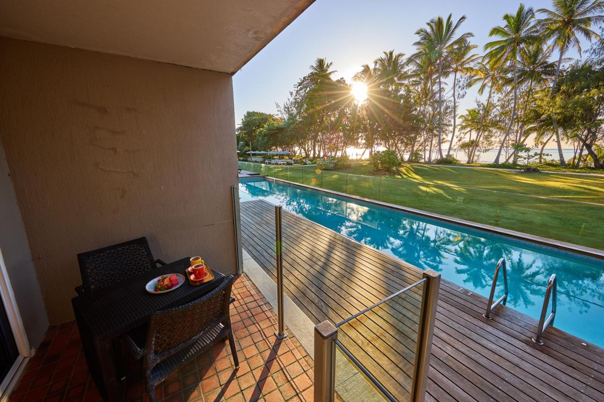 Castaways Resort & Spa On Mission Beach Exterior foto